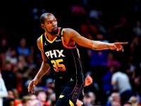 米兰体育中国官网-比赛中球员展现出色技艺，吸引观众目光