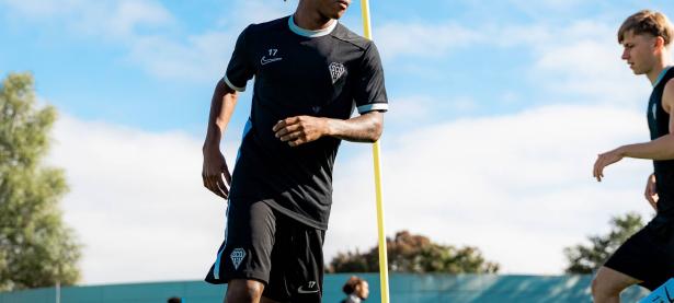 米兰体育在线-里昂客场险胜对手，赛季成绩蒸蒸日上的简单介绍