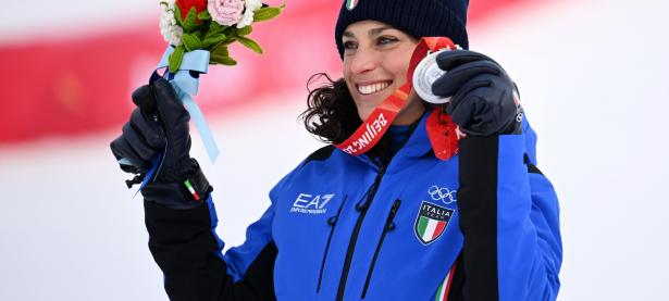 米兰体育网页版入口-关于瑞典选手勇夺滑雪比赛冠军，展现实力的信息