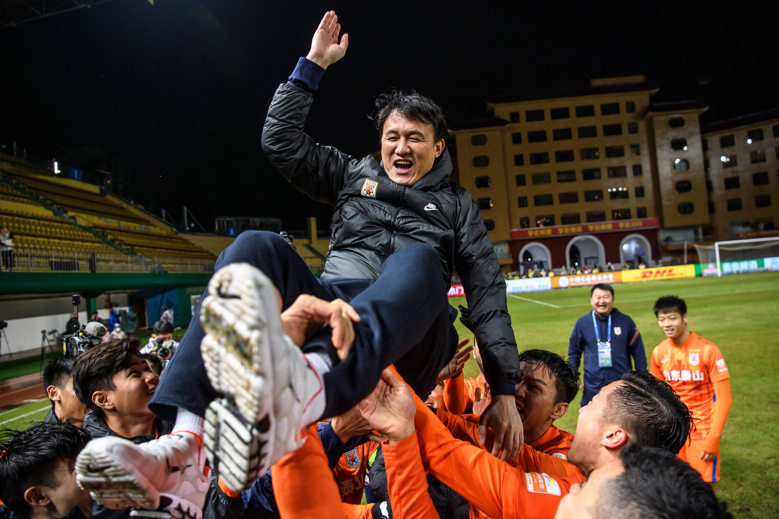 亚洲篮球强队告别主帅，球队危机四伏