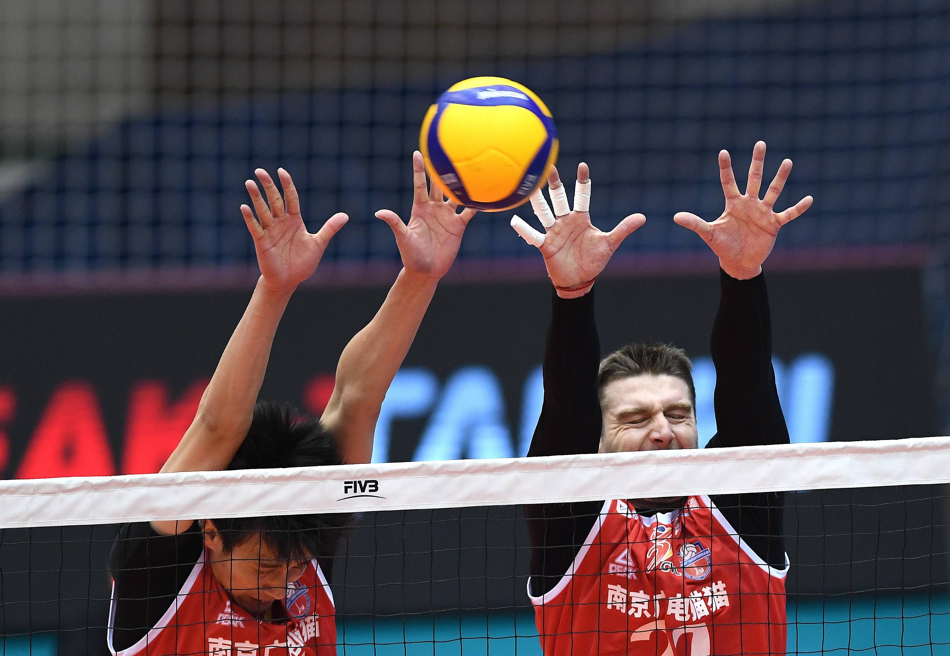 江苏鲟鹰队在过去三场比赛中全胜 江苏鲟鹰队在过去三场比赛中全胜