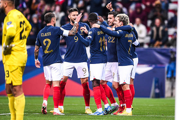 法国队狂胜对手，跻身重要阵容