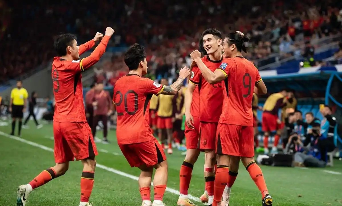 亚足联杯赛上的一场激烈战斗的简单介绍