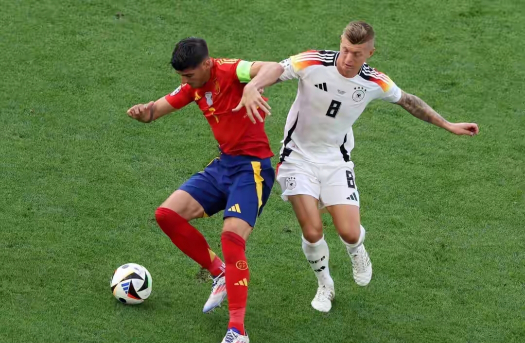 西班牙队强势晋级,无人可挡的简单介绍 西班牙队强势晋级,无人可挡的简单介绍