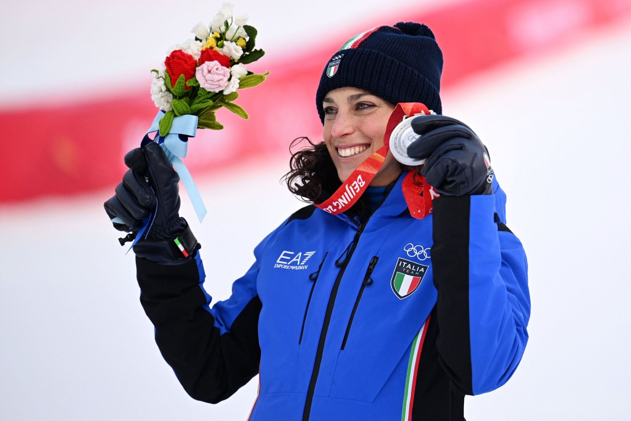 关于瑞典选手勇夺滑雪比赛冠军，展现实力的信息