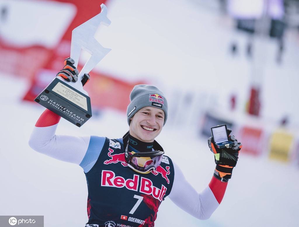 瑞士滑雪选手创造新纪录夺冠